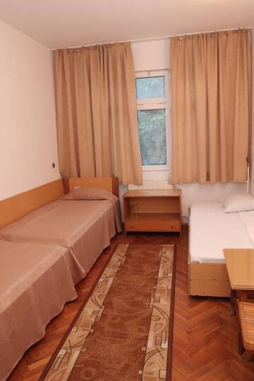 Бюджетный трехместный номер без кондиционера - Без балкона в Отеле Hotel Briz 3 - Free Parking